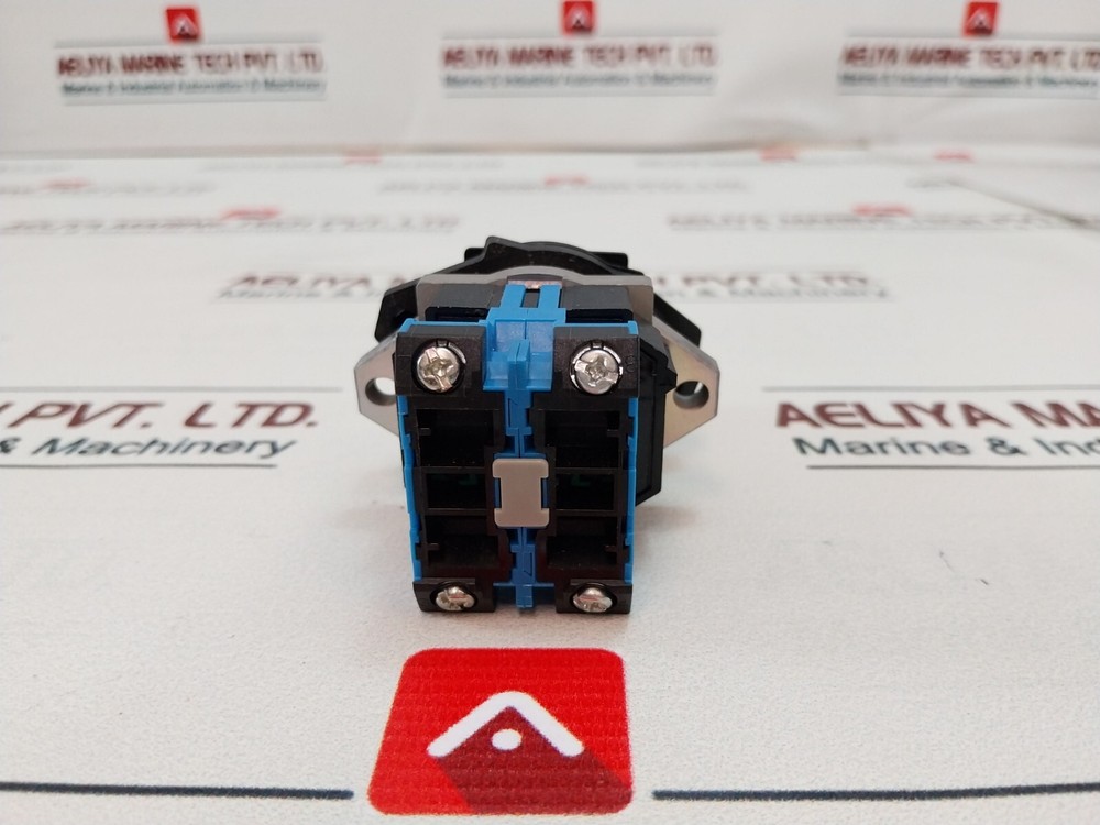 Idec EC9D-S3L20 Selector Switch Control Unit 600V 10A