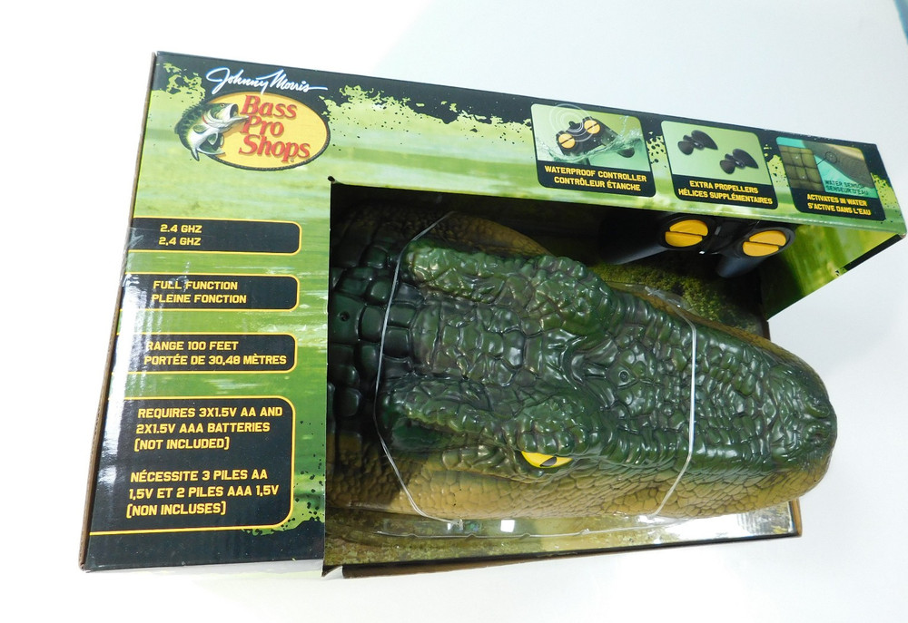New Bass Pro Shops Trick Gator Remote Controlled Alligator Head Sealed