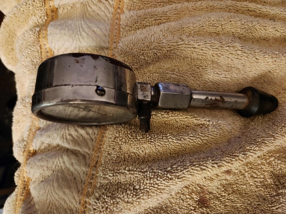 vintage Snap On compression guage with pressure relief button