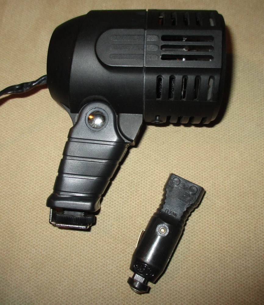 Bescor Camera Photo Shoot Light Top Mount & Adapter - Working, but needs bulb.