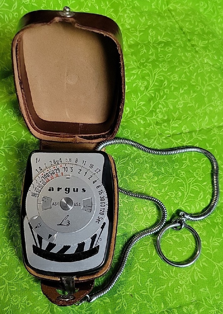Vintage Argus Camera Light Exposure Meter with Leather Case