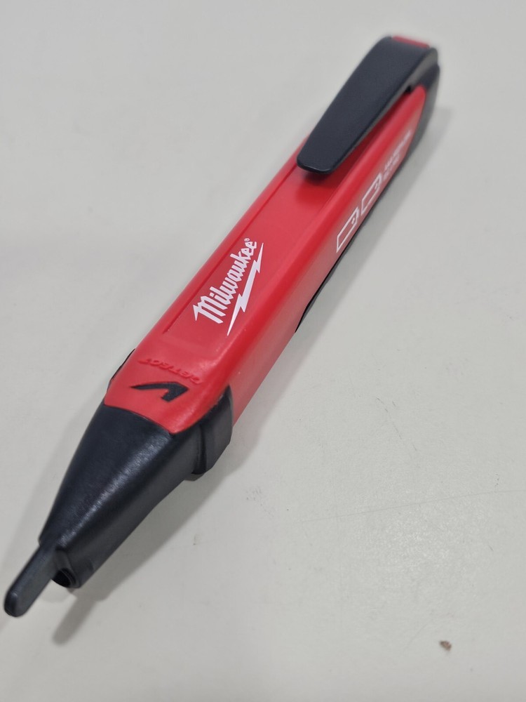 Milwaukee 2202-20 Work Light Voltage Detector Tested Working Good Clean
