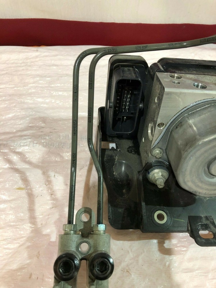 2015 2019 YAMAHA YZF R1 OEM BRAKE SYSTEM ABS PUMP UNIT MODULE