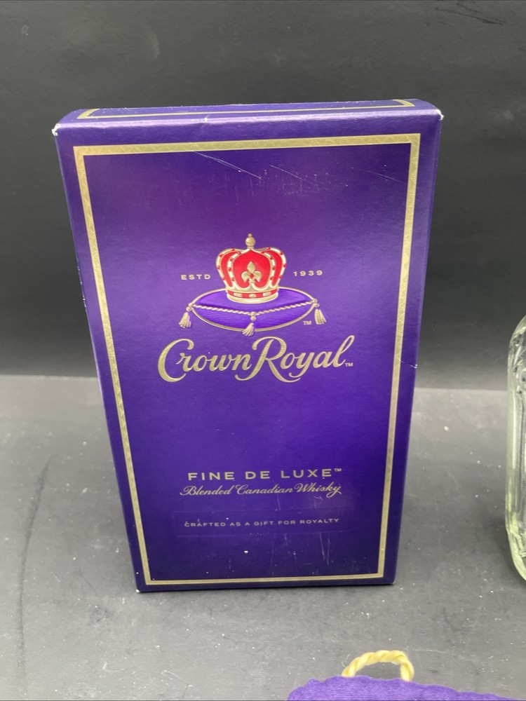 CROWN ROYAL 750 ML BOTTLE, DRAWSTRING BAG & BOX - COMPLETE SET (EMPTY)