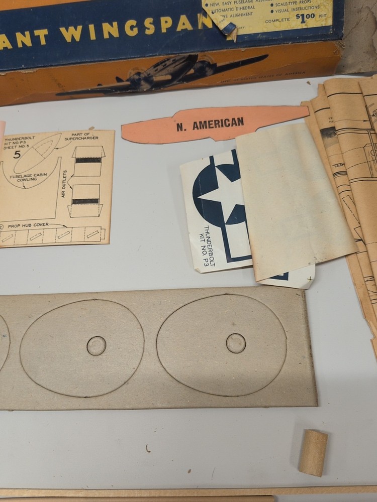 Comet Kit P3 "Thunderbolt P-47" Vintage 1940s balsa Plane
