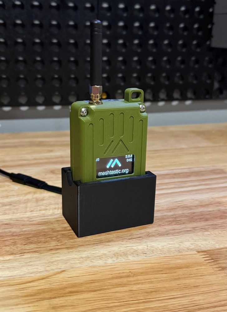 Meshtastic WisMesh Pocket Radio Charging Dock
