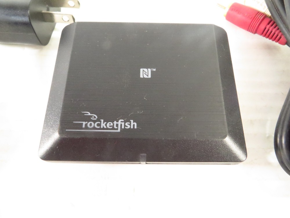 Rocketfish RF-BTR315 Bluetooth Audio Receiver w/ Power Adapter
