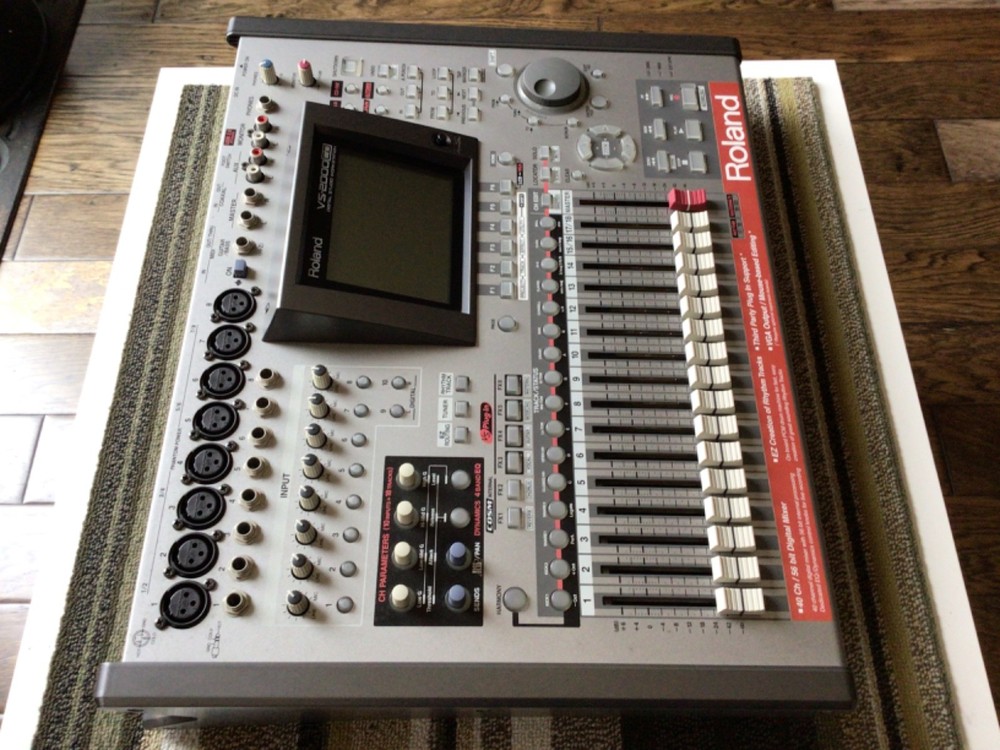 Roland VS-2000CD Digital Studio Workstation with FX Cards