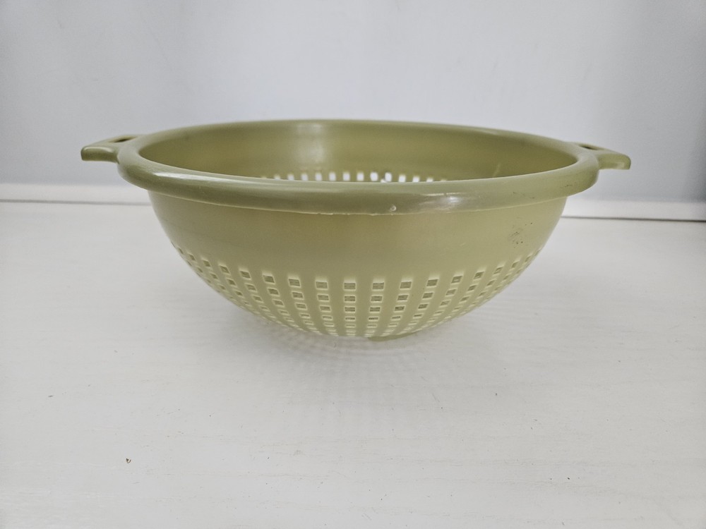 Vintage 1970's Avocado/Olive Green Colander Plastic Strainer Unknown Maker