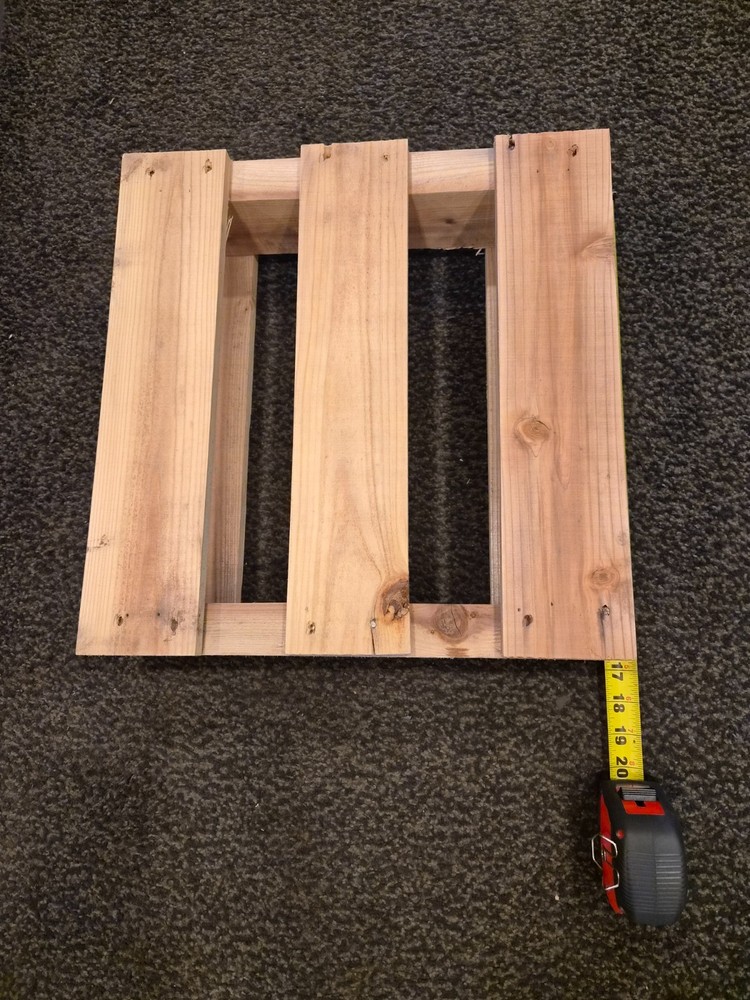 Pallet, Small 17x18x4 DIY Used