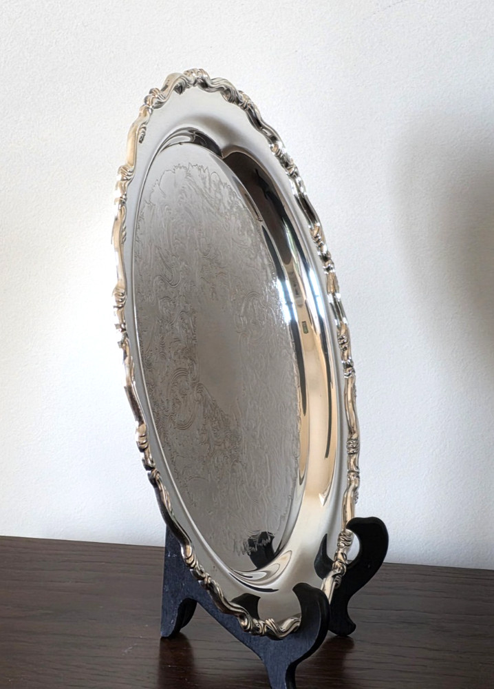 Oneida Georgian Scroll Silverplate Round Tray 12"