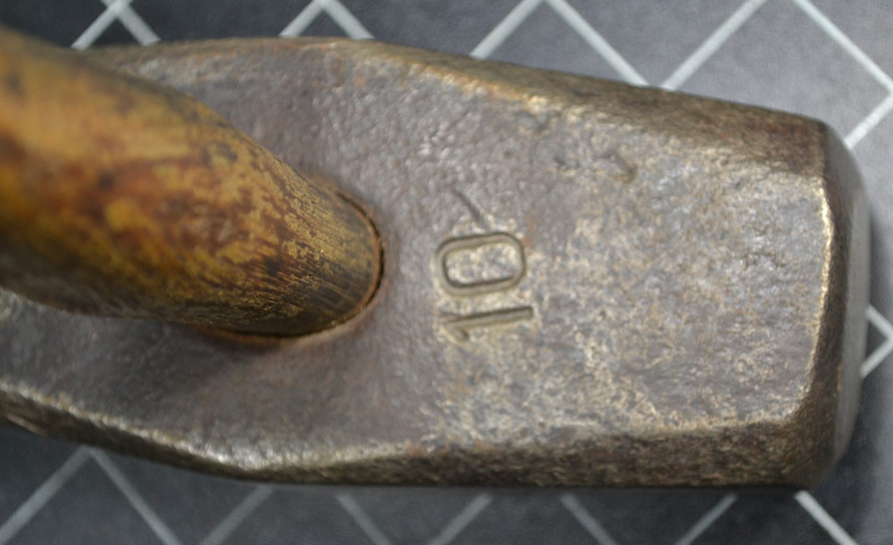 PLUMB - OREGON PATTERN - 10# SLEDGE HAMMER WITH THE ORIGINAL HANDLE