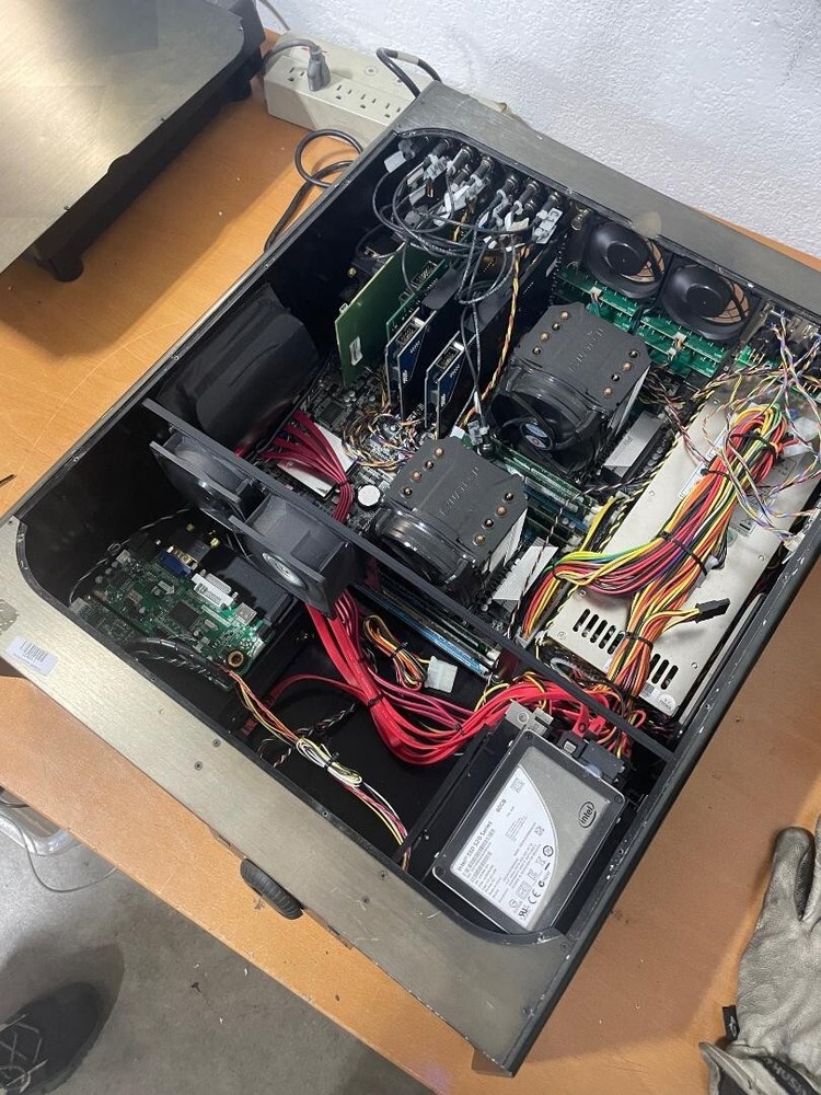 Tektronix Cinedeck MX 4000 HD Studio Deck . Please read descriptions.