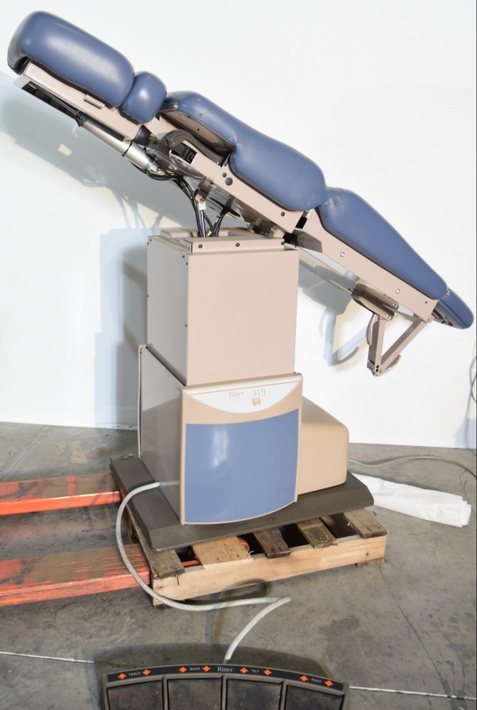 Midmark 319 Power Exam Chair with Foot Switch