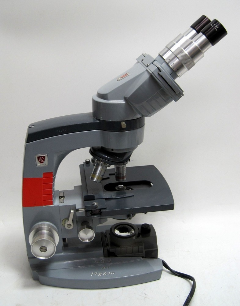 American Optical AO Microscope With Objectives & Light Source WORKS
