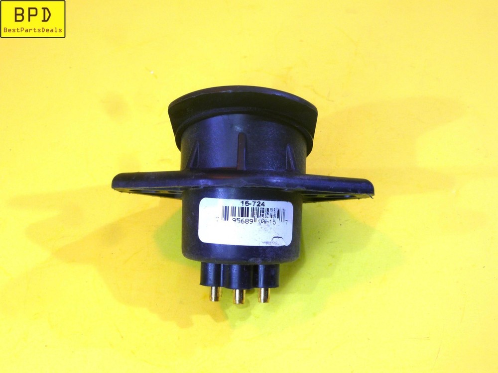 PHILLIPS Sta-Dry Ring 7 Way 2-Hole Bullet Termination Split Pin Socket 16-724