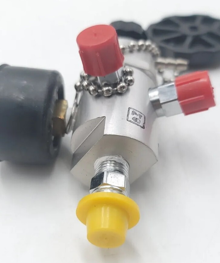 Oxygen Regulator Model 180-04 F-A 56 Pressure Regulator w Constant Flow Control