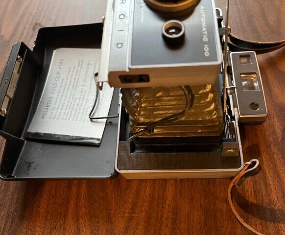 Polaroid Land Camera Automatic 100 - Vintage w/Original Case, Flash, Bulbs, Plus