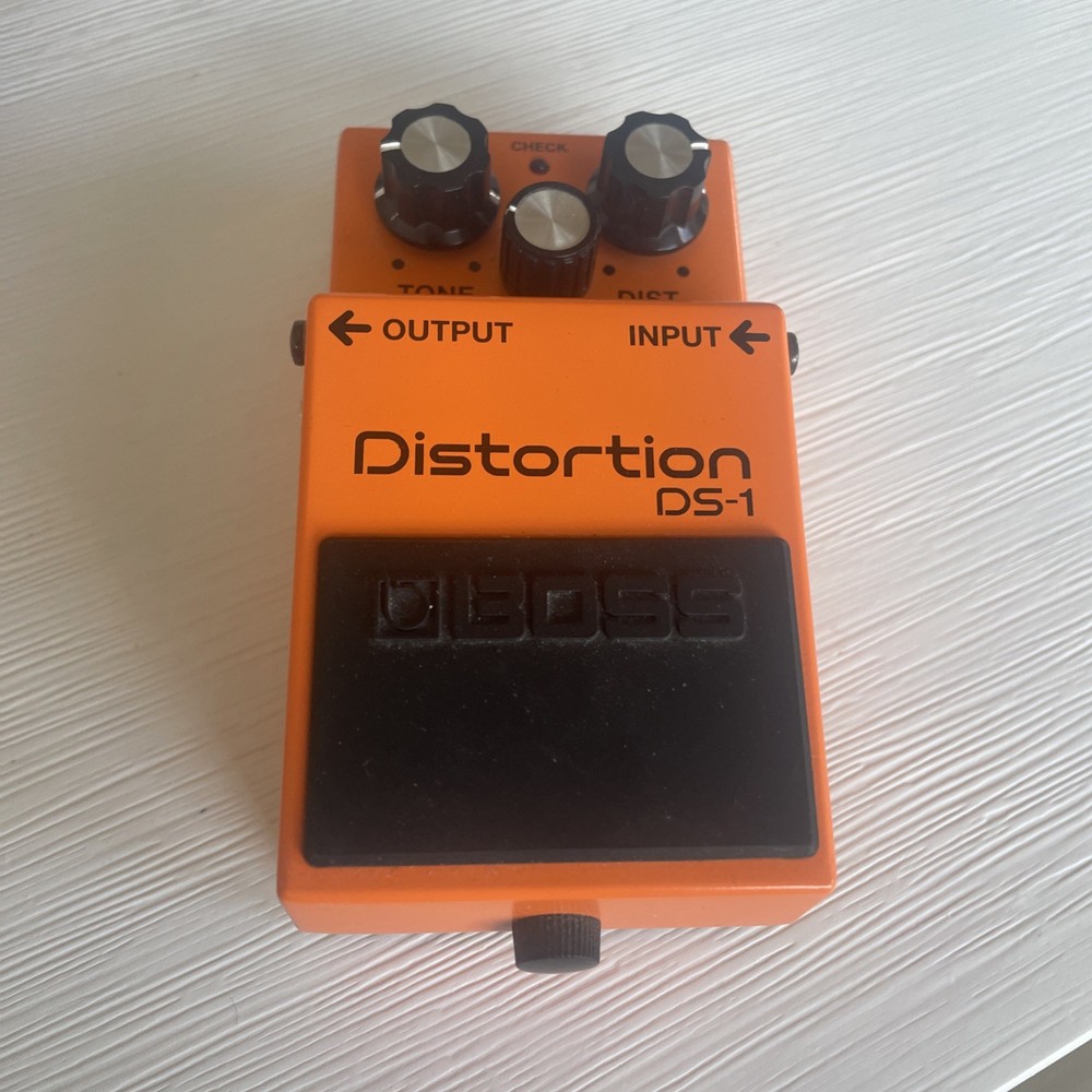 BOSS DS-1 distortion pedal