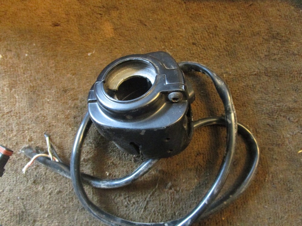 2012 Harley Davidson FLD 103 Left handle bar switch control box no rash