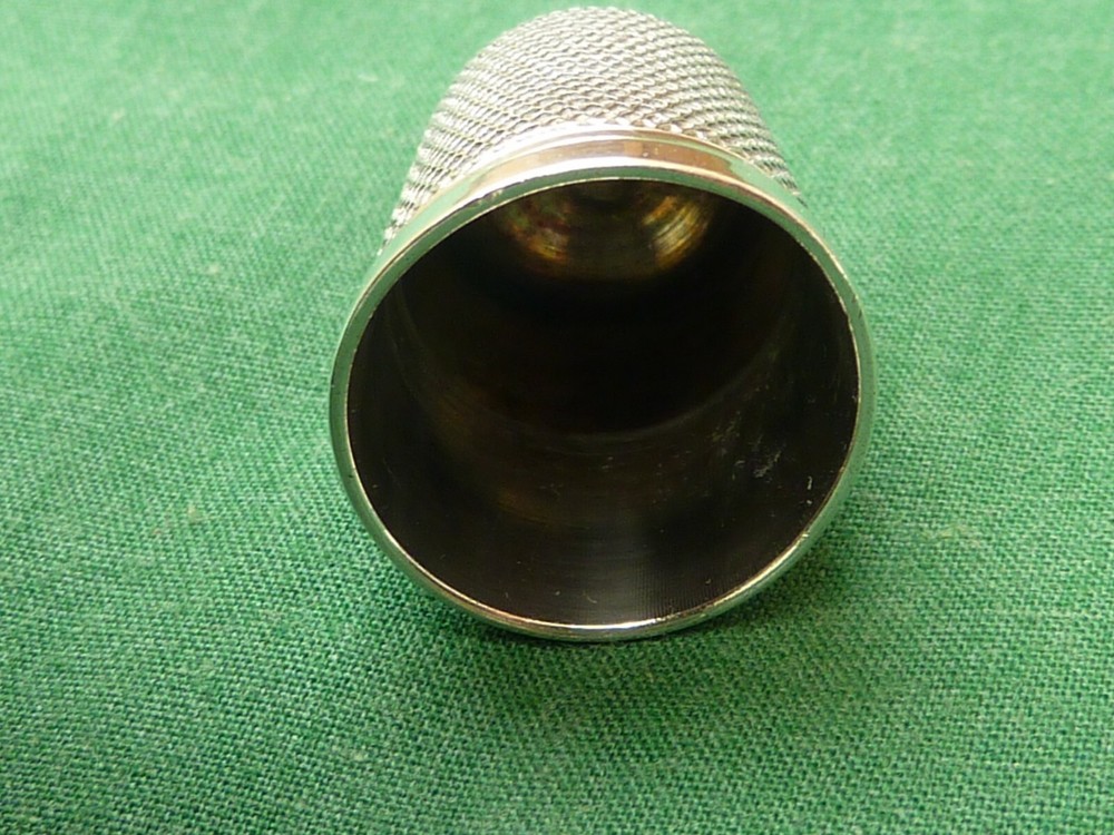 C.H STERLING SILVER THIMBLE '.6.'