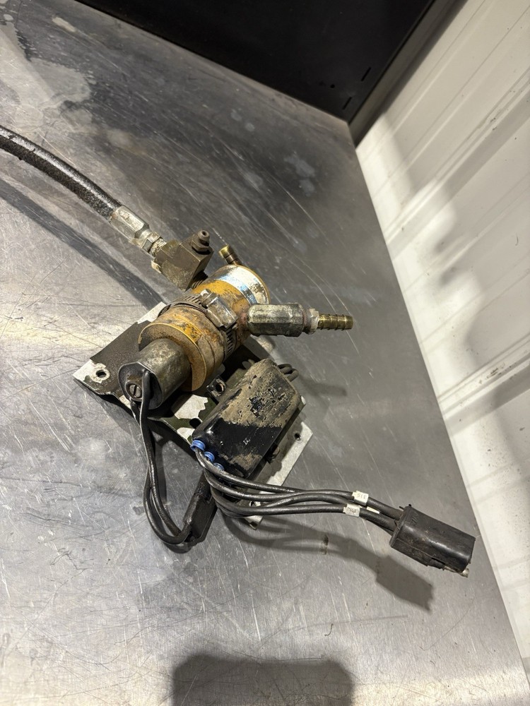 Fan Clutch Solenoid Valve Assembly 24 Volt HMMWV Humvee