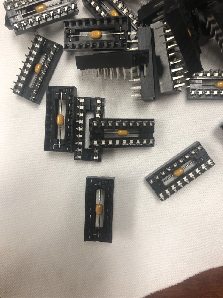 Socket 18 Pin , ID-D-7-5-5-8, Tegal?