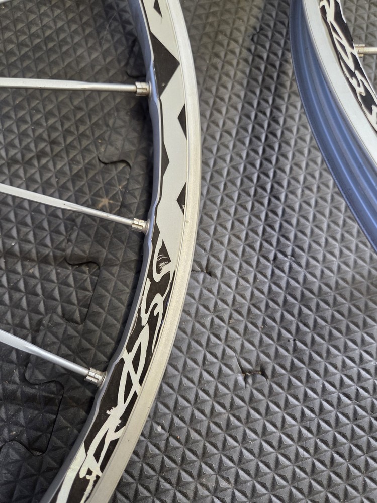 Silver 26” Mavic CrossMax SL SSC F100mm/R135mm QR Tubeless Disc Wheelset W Tires