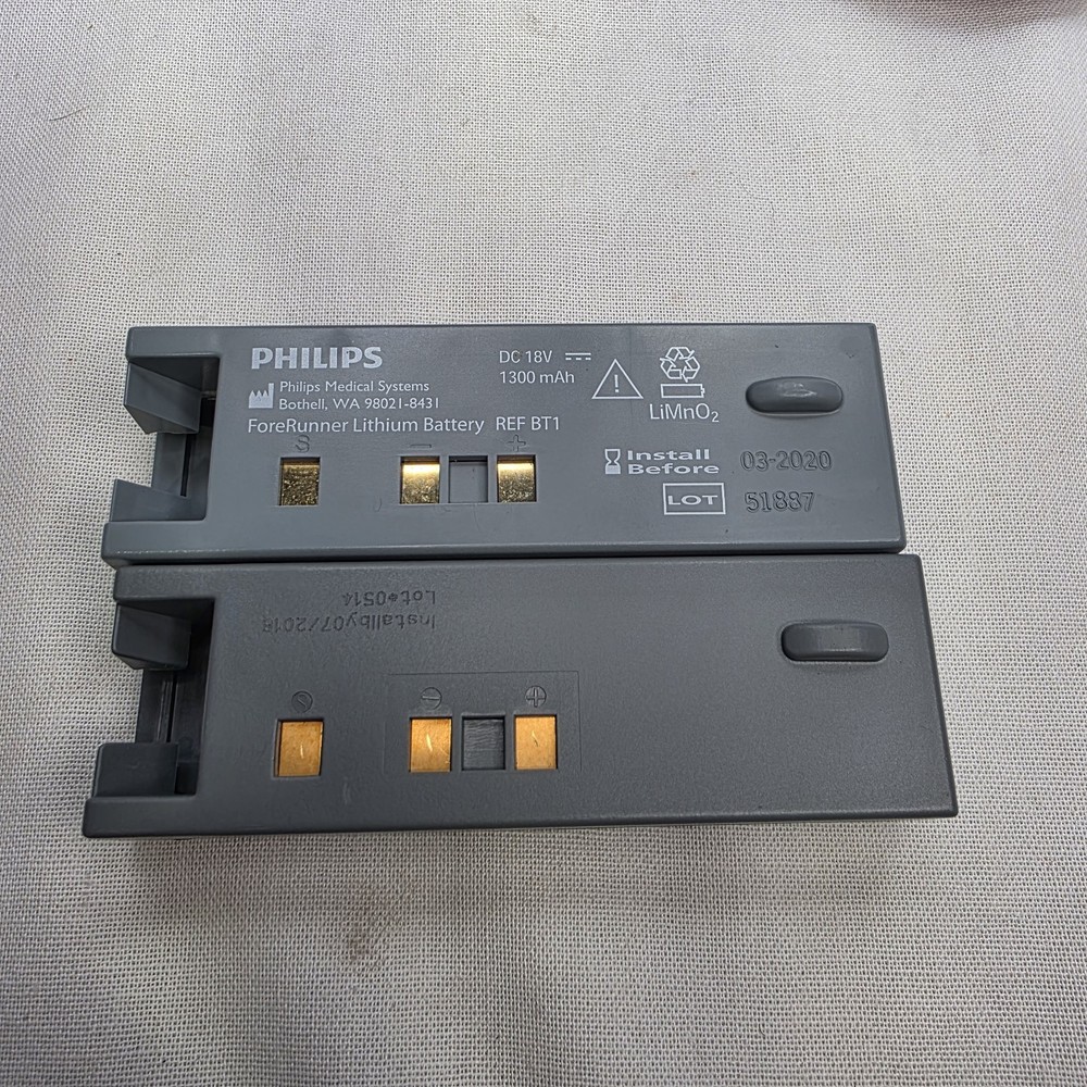 Philips HeartStream Forerunner Semi-Automatic Defibrillator 2 Batteries