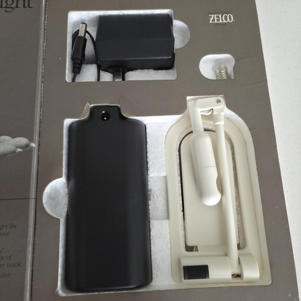 The Itty Bitty Book Light .. Unused In Original Box