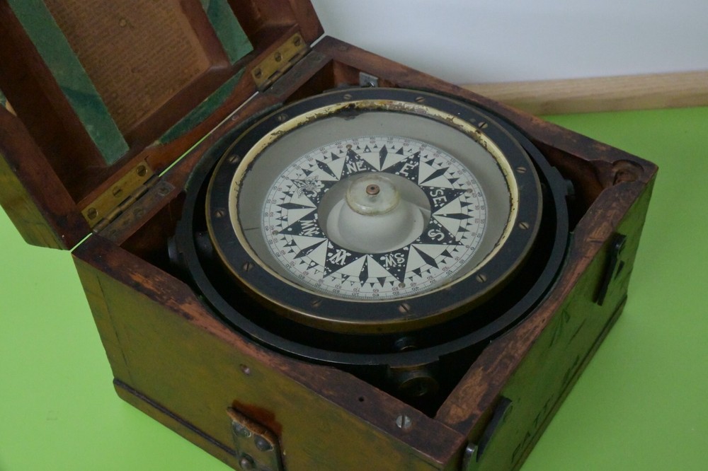 Military British Navy Dent's London Improved Liquid Azimuth Compass