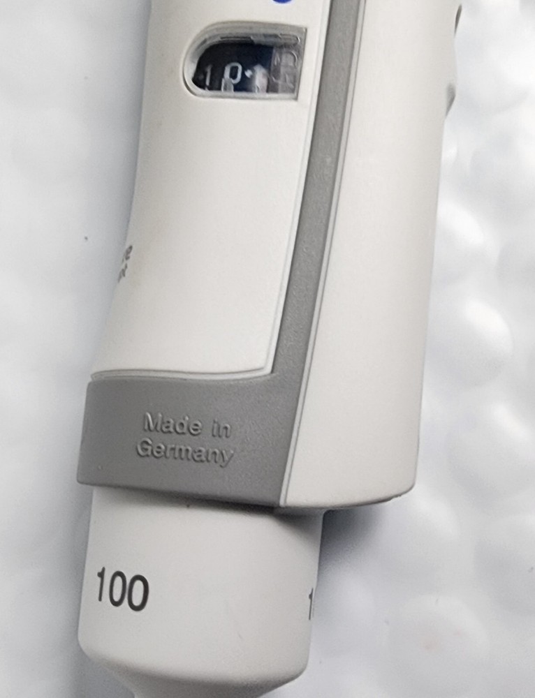 Eppendorf Research Plus Adjustable Volume, Single Channel Pipette, 10 - 100μL