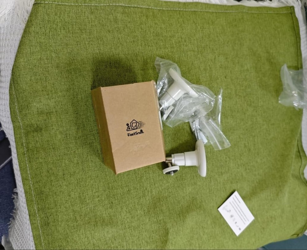 Enhanced Security with 2-Pack Adjustable Wyze Cam Mount - 360° Swivel Bracket