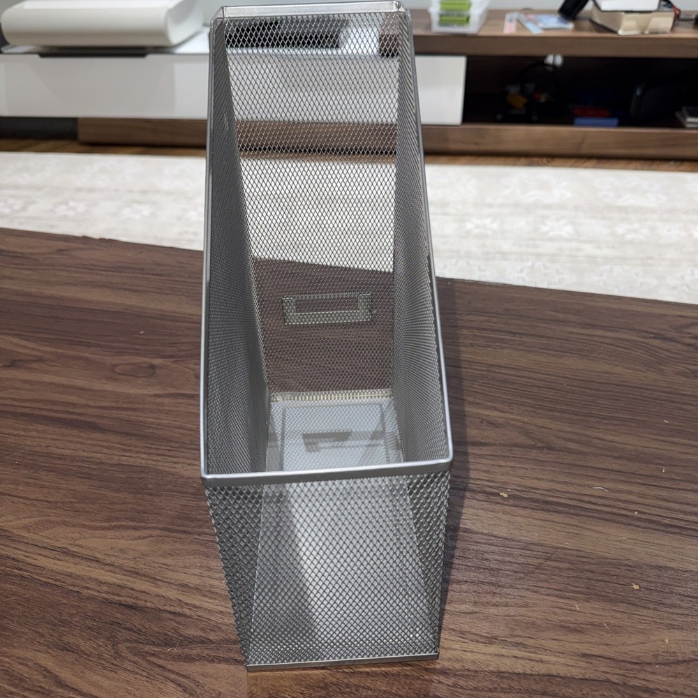 Target Mesh Metal Magazine File Rack