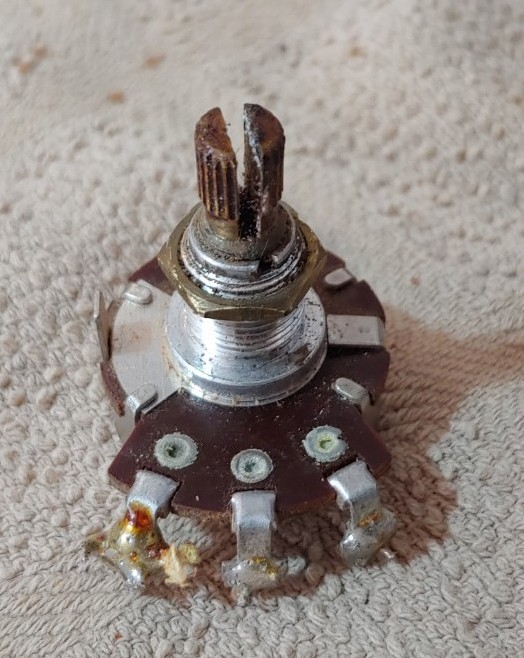 Original 1955 Model 11993 STACKPOLE Potentiometer READS 0.556m Split Shaft
