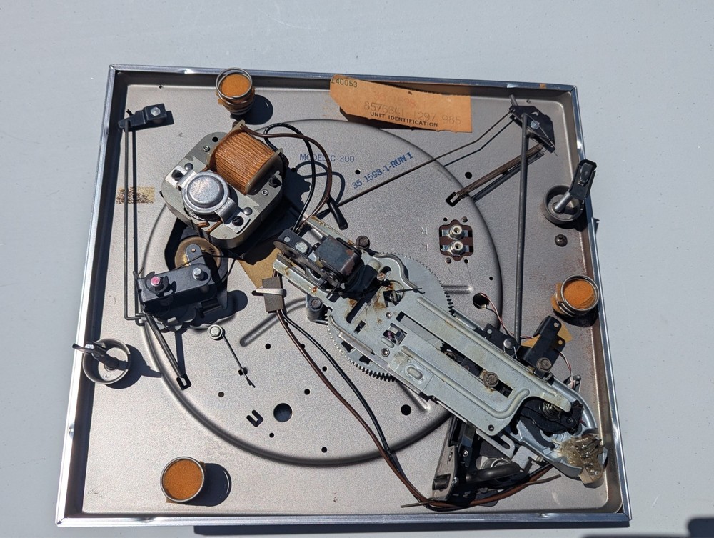 Vintage Philco C-300 Turntable - UNTESTED - As-Is