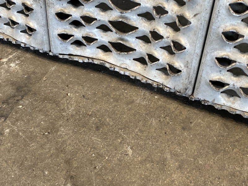 2013 Peterbilt 386 Deck Plate (651-11032)