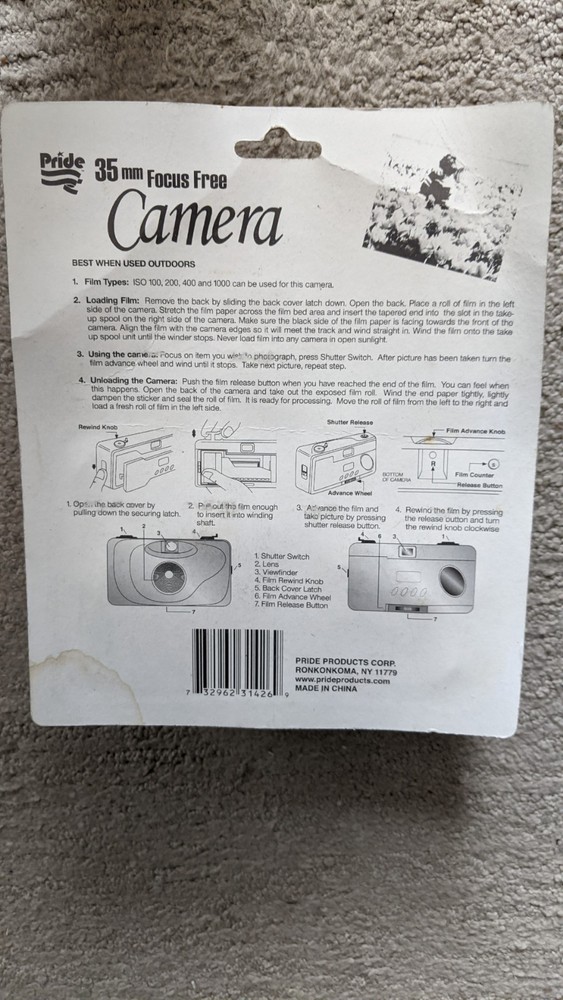 35MM FOCUS FREE CAMERA---NEW