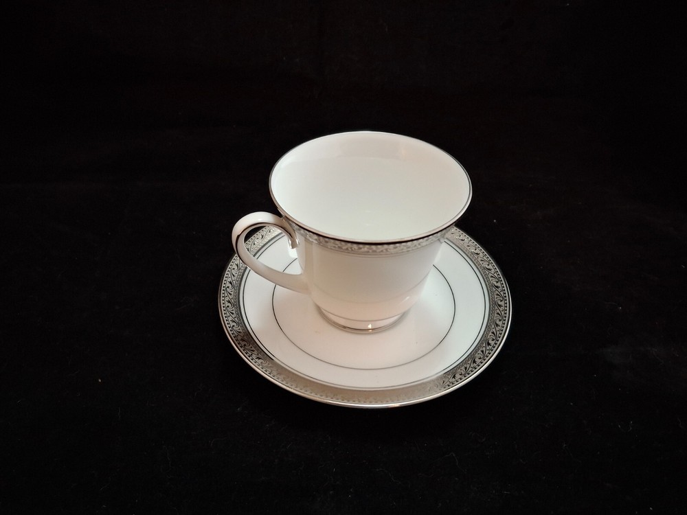 6 pc.place setting Legendary by Noritake Crestwood Platinum Dinnerware