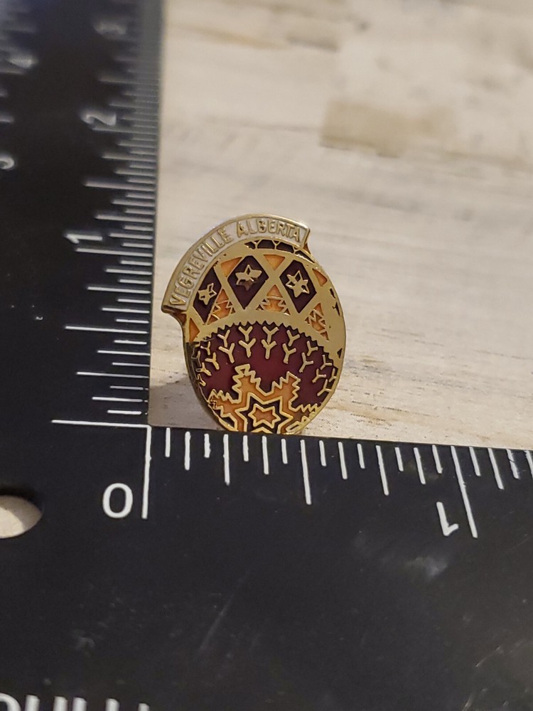Vegreville Alberta Easter Egg Bunny Lapel Pin pj