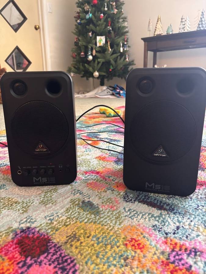 Behringer Bookshelf Speakers