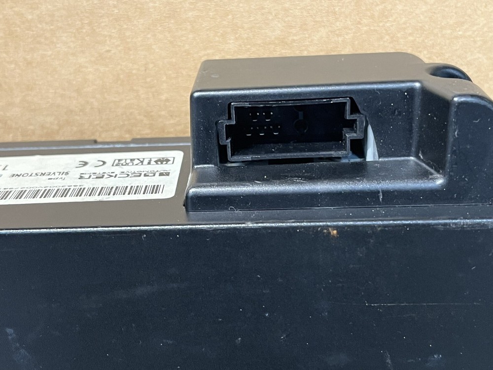 Becker Silverstone 6 Disc CD Changer BE 2662 C08