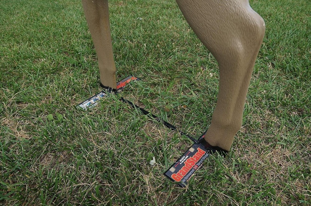 Universal Adjustable 3D Archery Target Stand - Compact and Portable Solution