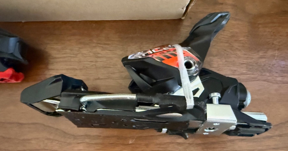 Marker XComp 12 Black/Flo Red Ski Bindings 2021 6820U1MS