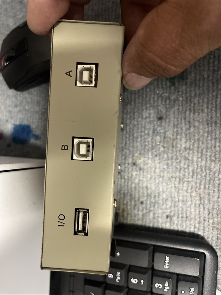 2- Port USB 2.0 Manual Switch - 2 PC To 1 USB Device