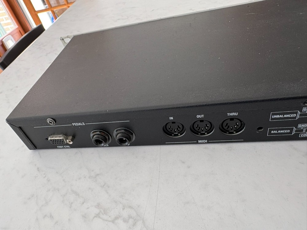 Oberheim GM400 Multi-Effects Guitar Effects Pedal