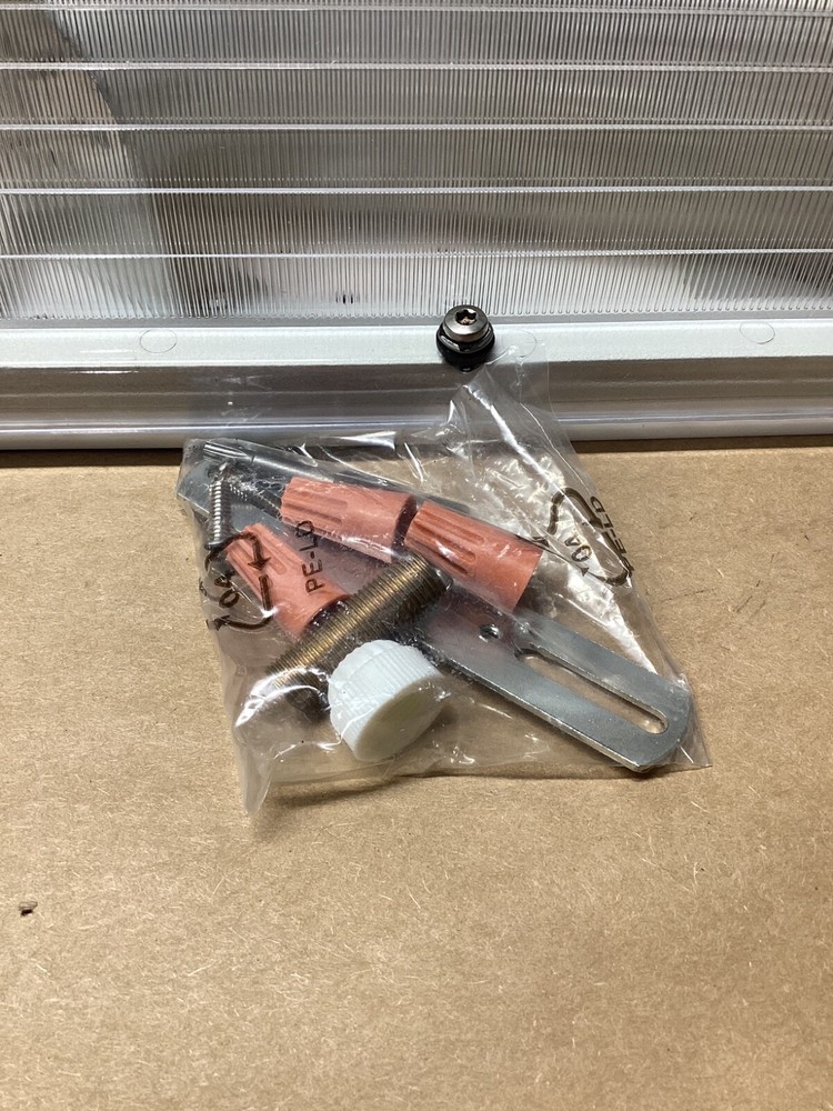 Hubbell NSB S9-42F CEILING/WALL FIXTURE #105E108PR6*CO