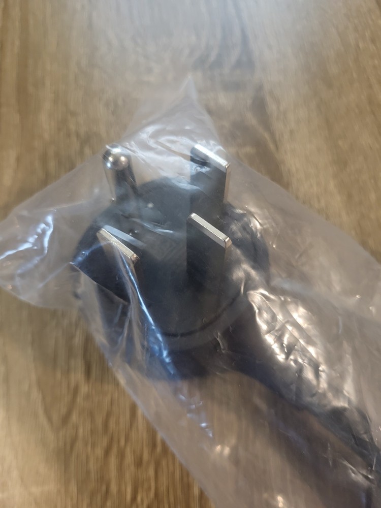 (Brand New) Tesla Charging Adapter 220v