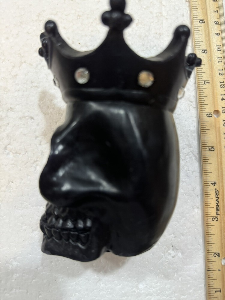 Skull With Crown Black Candle