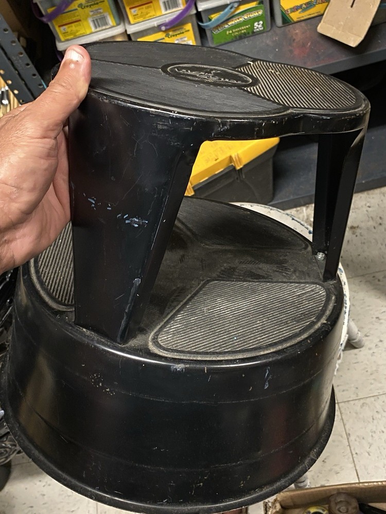 CRAMER KIK STEP ROLLING STOOL, 500 LBS